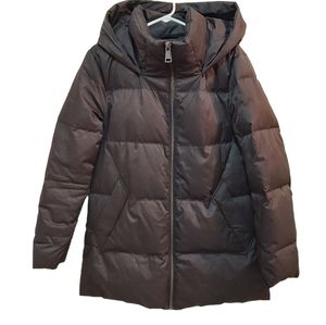 DKNY Size Medium Black Hooded Puffer Coat  (M)